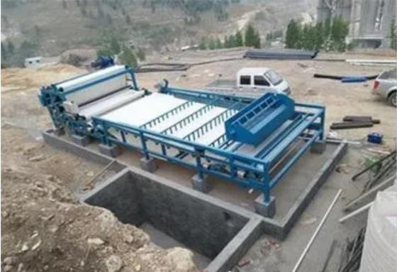 帶式污泥脫水機(jī)的結(jié)構(gòu)、工作原理、性能及優(yōu)點(diǎn)